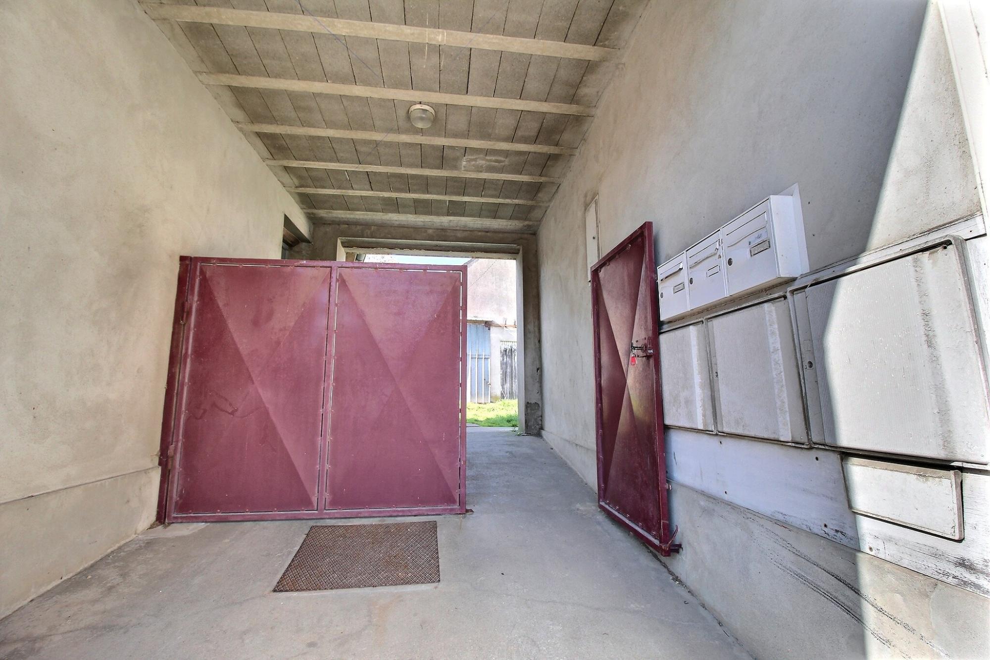 Immeuble • Angerville • 129m2