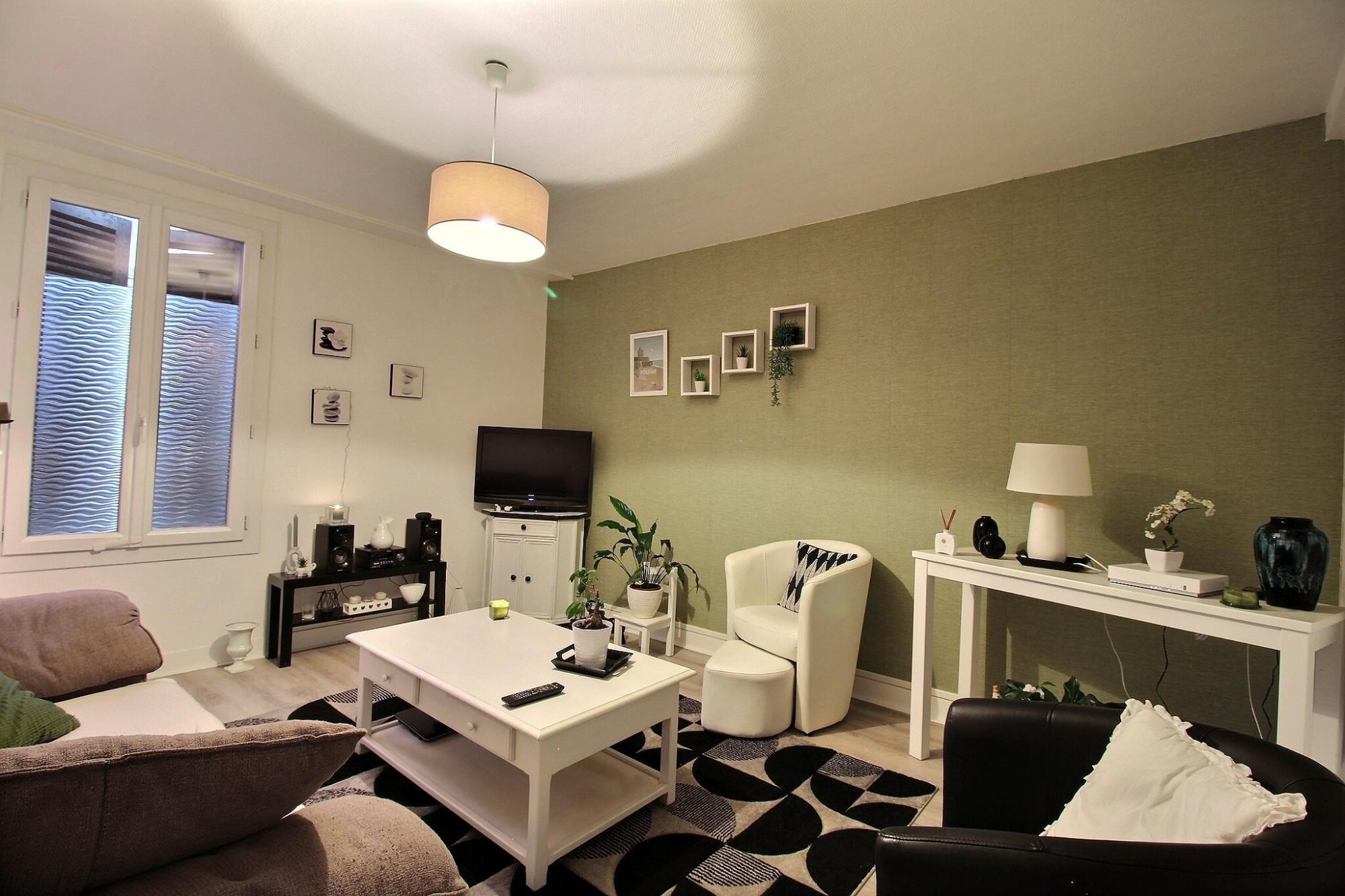 Immeuble • Angerville • 267m2