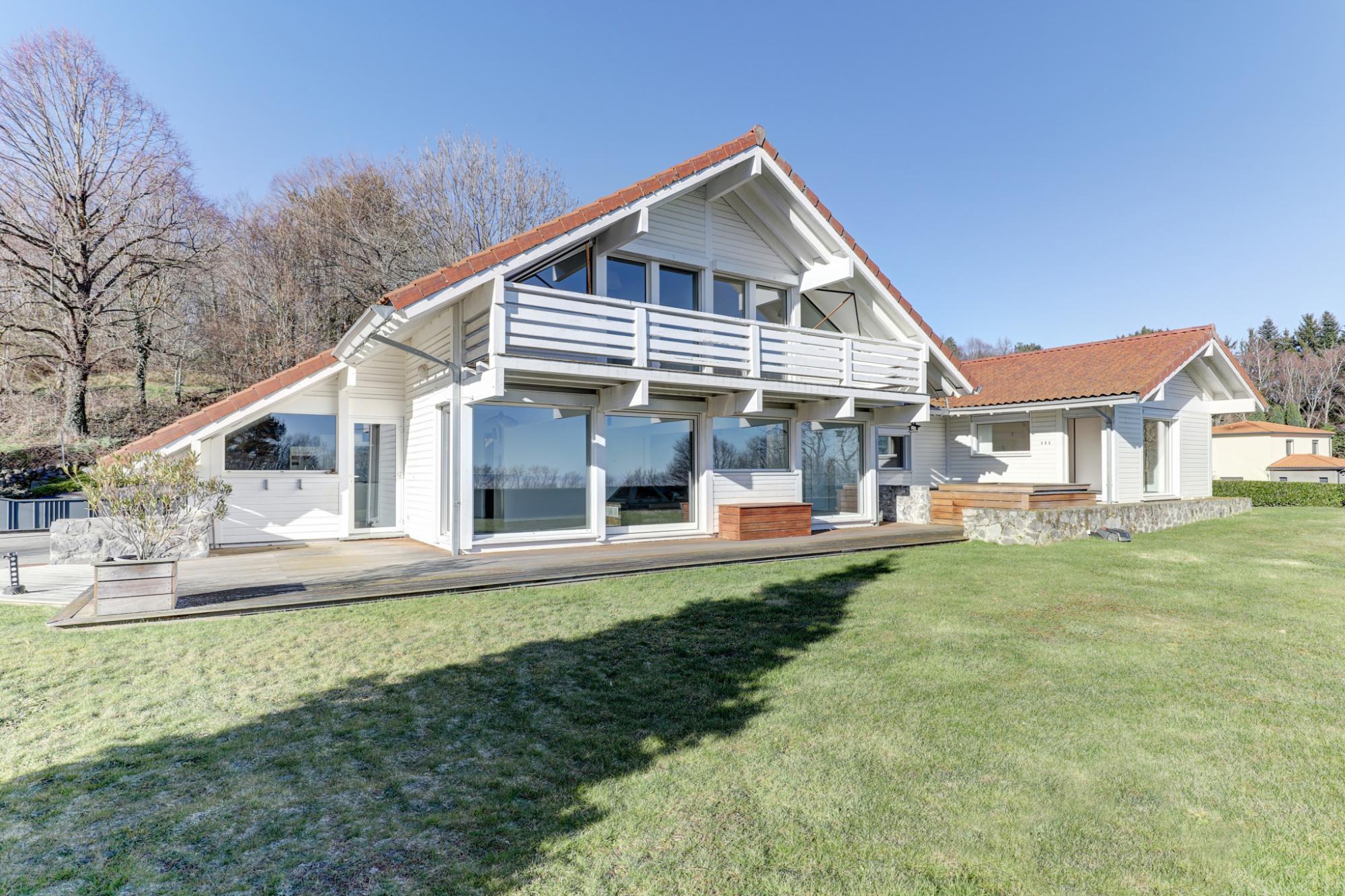 Maison • Orcines • 200m2