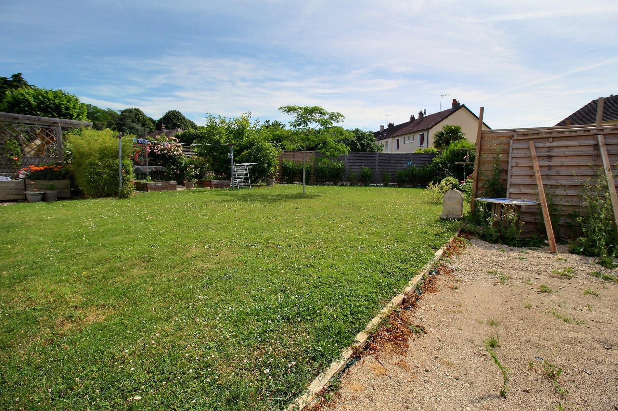 Maison • Angerville • 87m2
