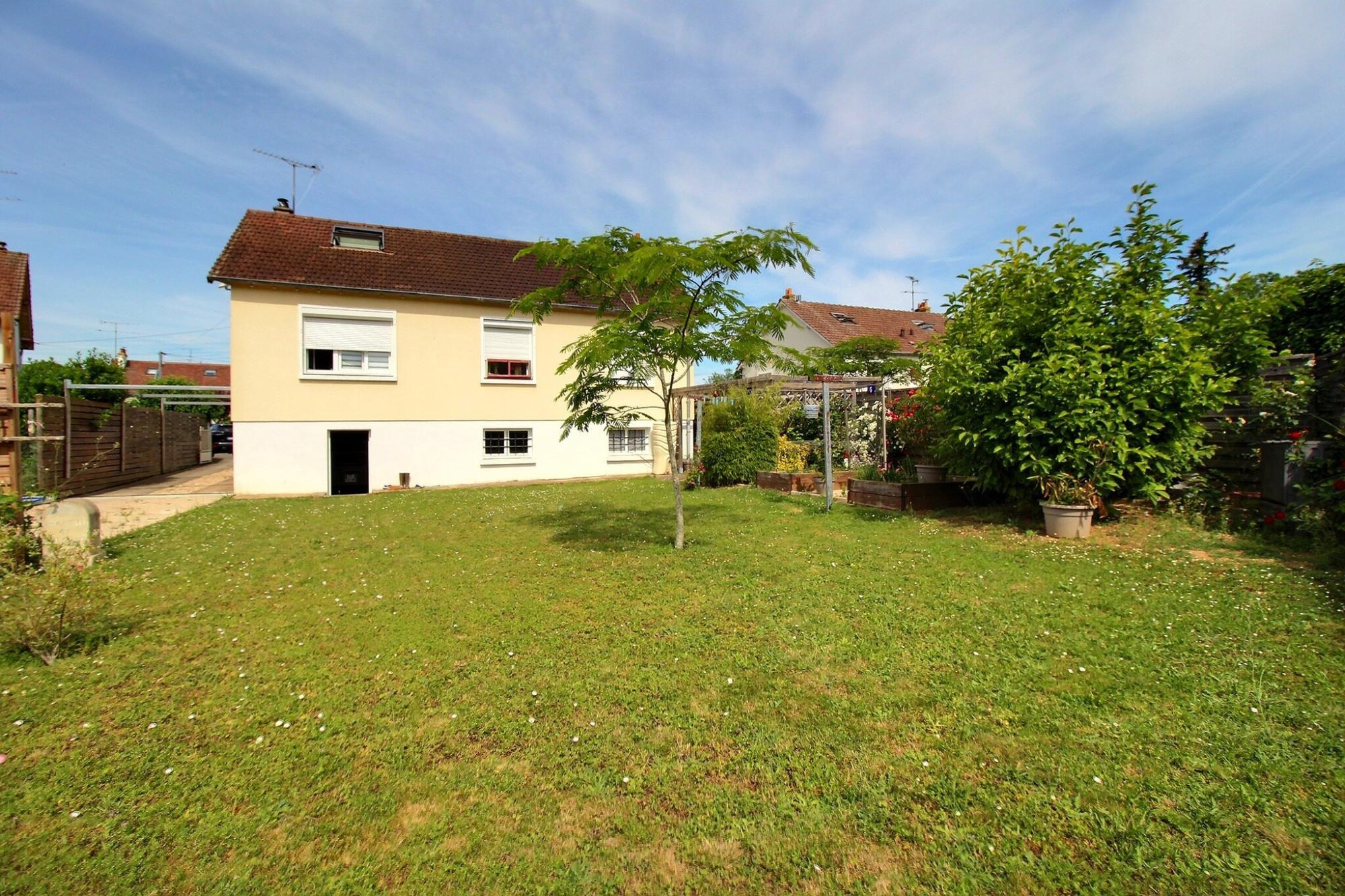 Maison • Angerville • 87m2