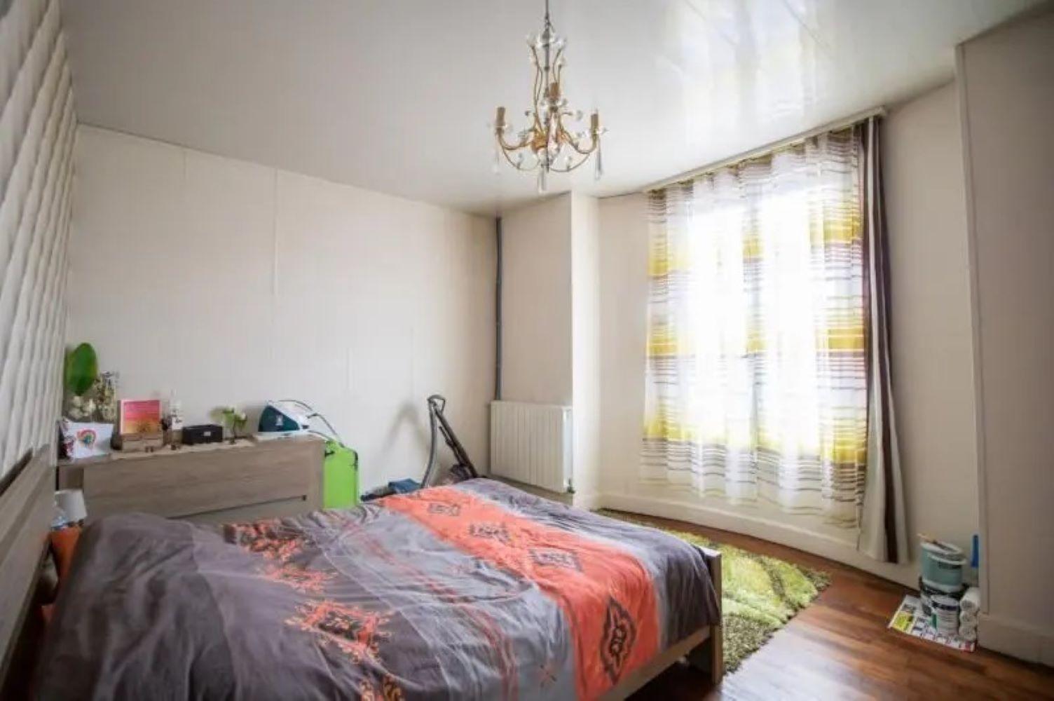 Produit d'investissement • MONTLUCON • 261m2